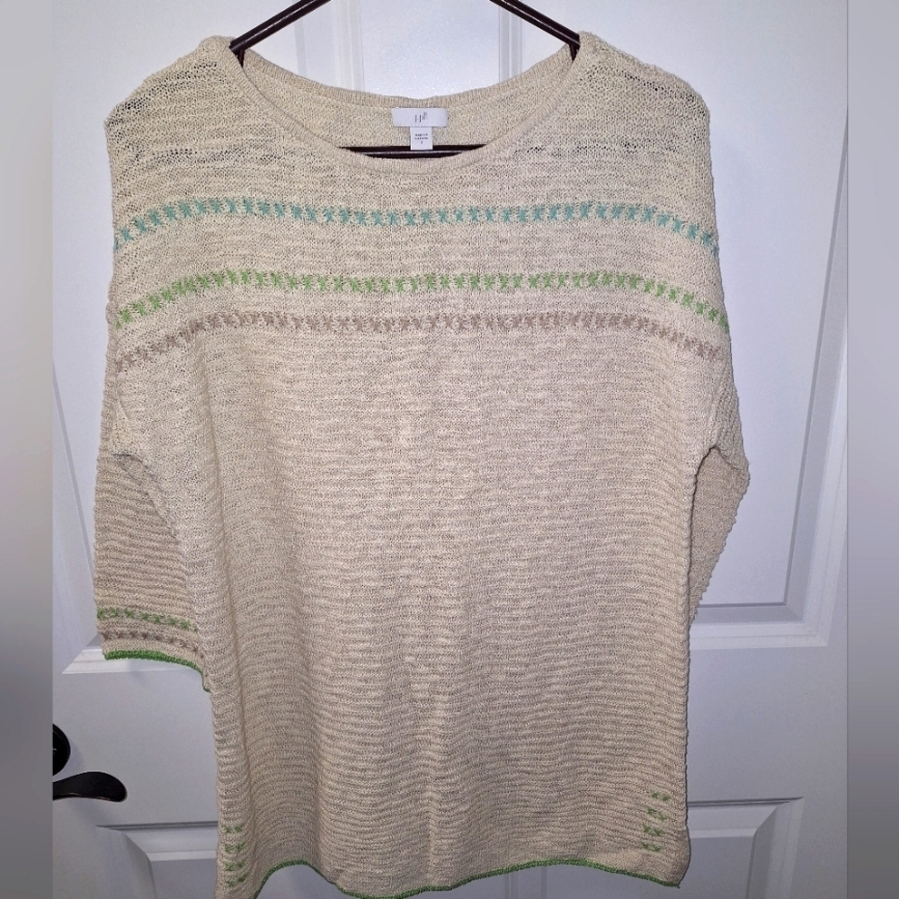 A J.Jill woven style 3/4 sleeve pullover top in a ladies' size small. Monotone